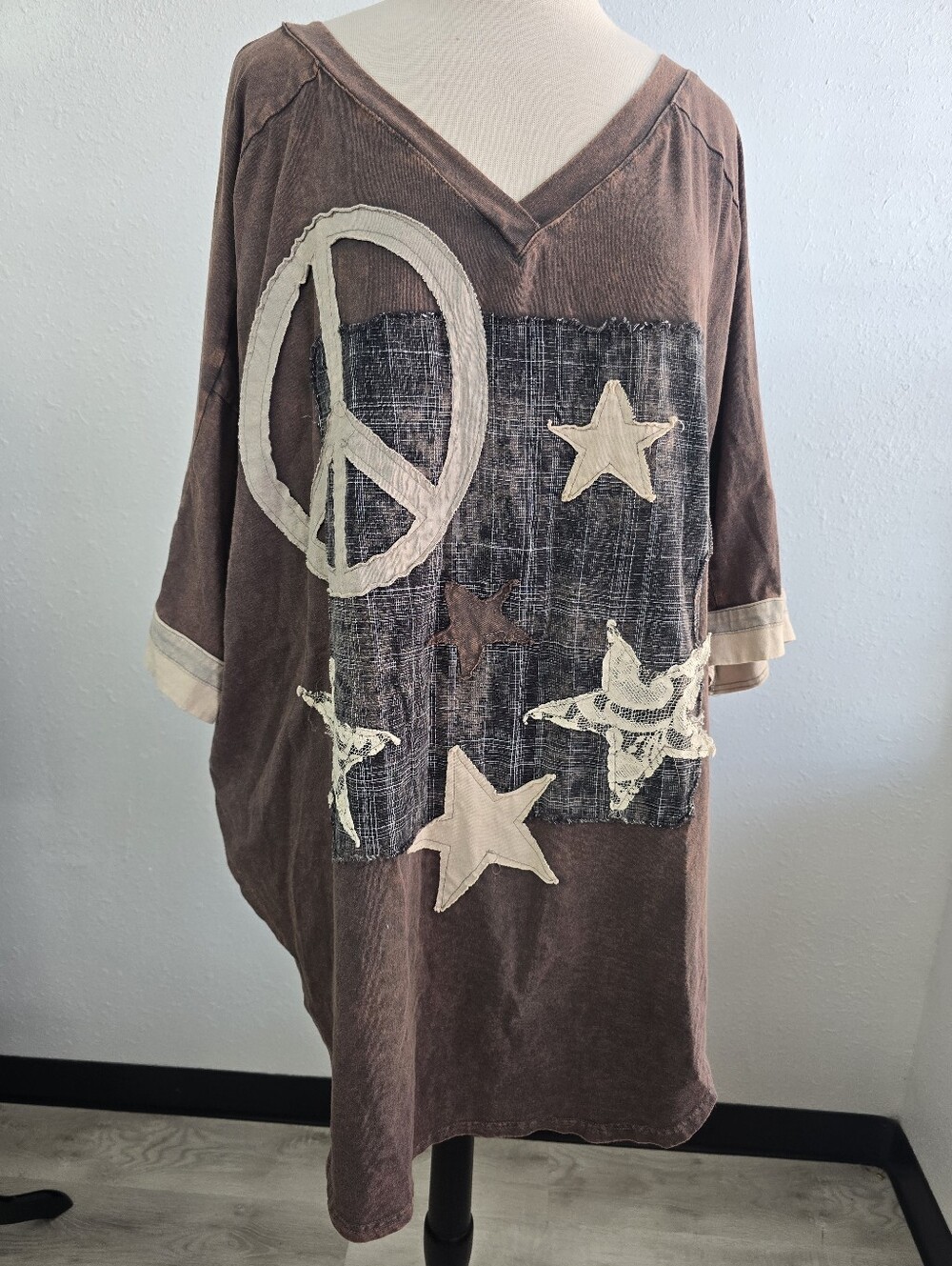 Oli & Hali XL Brown Patchwork Peace Star Oversized Tunic Top with Pockets